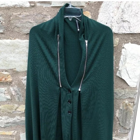 ☘️ Pier Antonio Gaspari Green Knit Vest Cape Sweater ☘️ - Picture 1 of 5